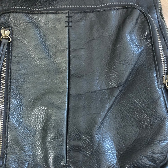 Black leather knapsack -very good condition - soft leather - Picture 2 of 9